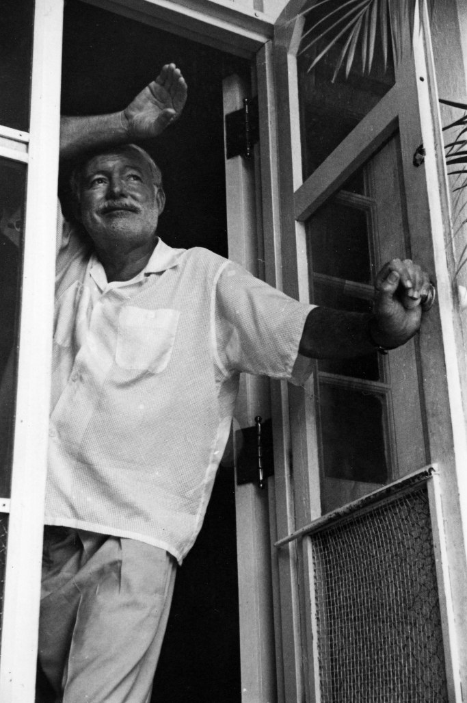 Ernest-Hemingway-photo Ernest-Hemingway-photo