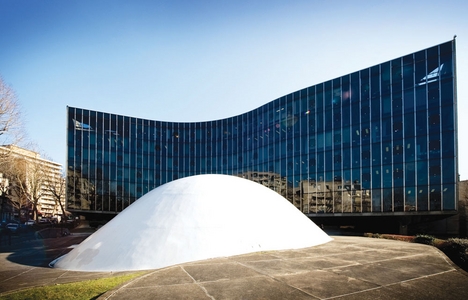 niemeyer_paris_commun_30156