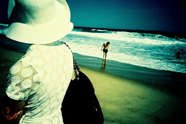 Nadirah Zakariya, bag, beach