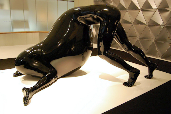 Chie-Aoki-2010-tussle EscapeIntoLife_Chie-Aoki-9